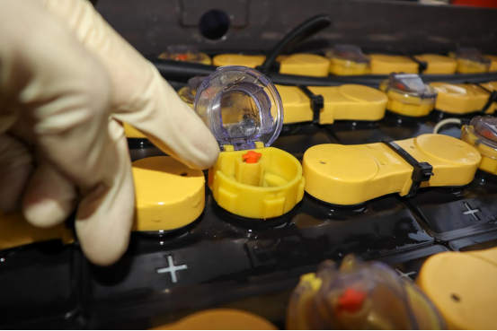How to judge lead-acid battery water shortage state?